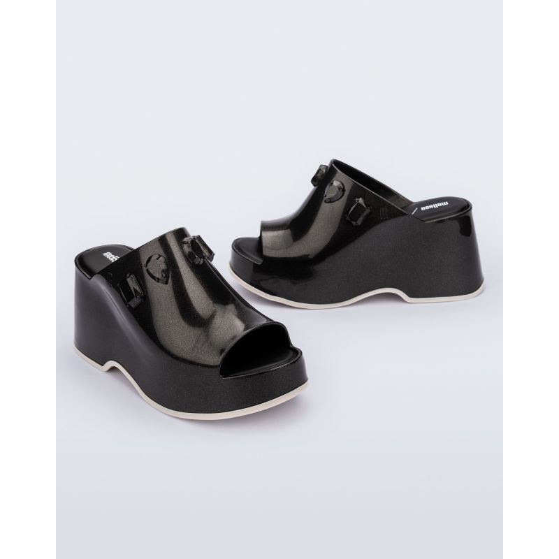 Patty Stones X Undercover - Metallic Black | MELISSA | Wolf Patty Stones X Undercover - Metallic Black | MELISSA | Wolf