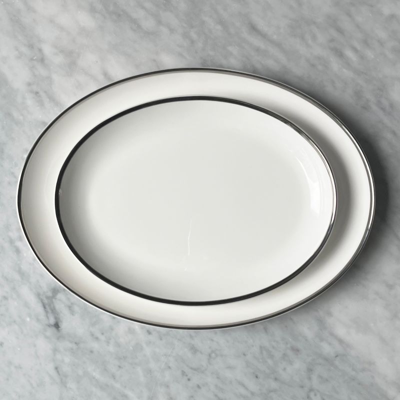 Platinum Edge - 11 In. Oval Platter image