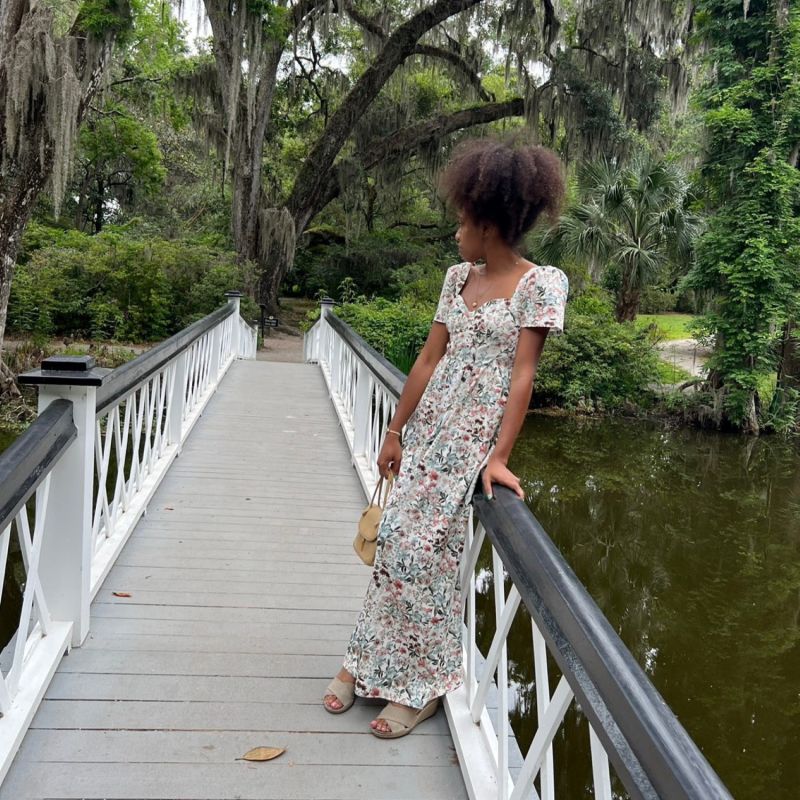 Poppy Maxi Dress With A Sweetheart Neckline & Sculpted Bodice - Vintage White Floral Cotton image