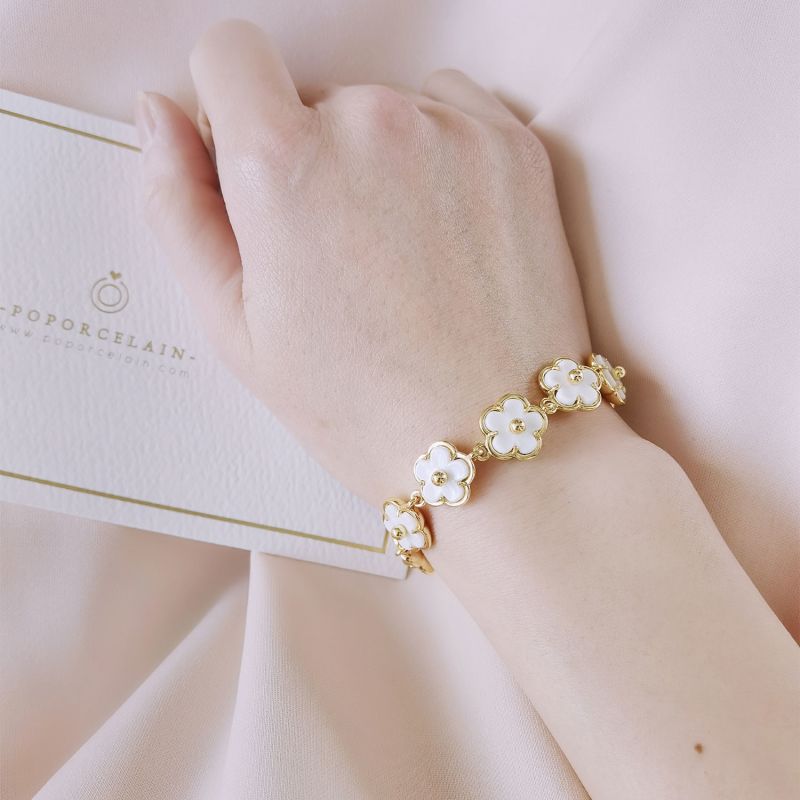 Porcelain Daisy Cluster Bracelet image