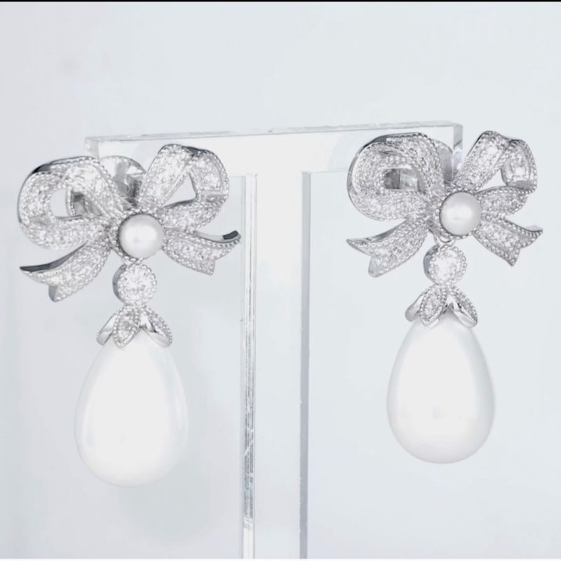 Queen Bow & Pearl Drop Silver Earrings image