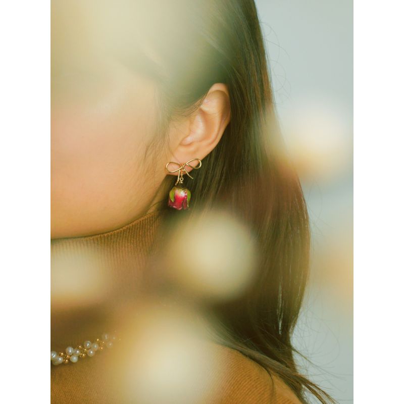 Real Flower Grande Amore Rosebud Drop Earrings With Bow Studs image