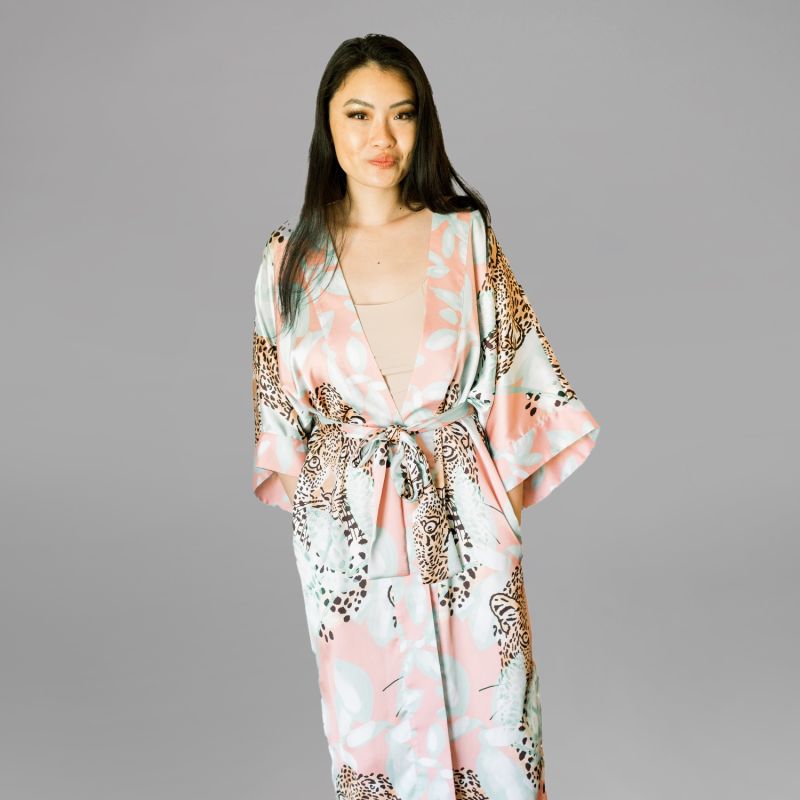 Robe In Exclusive Valencia Print image