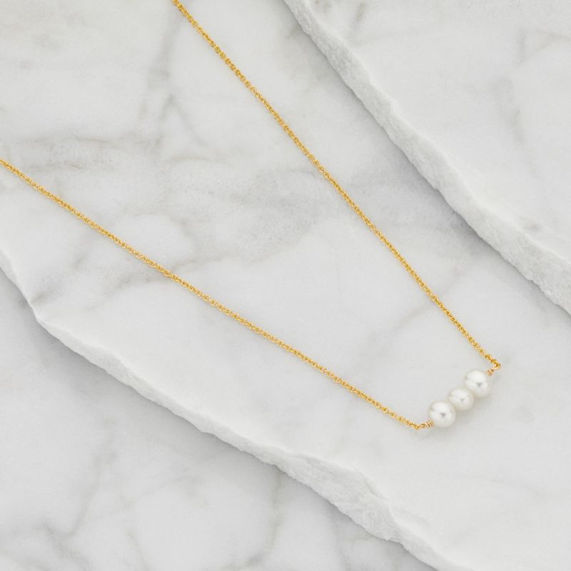 Gold Cluster Pearl Choker image