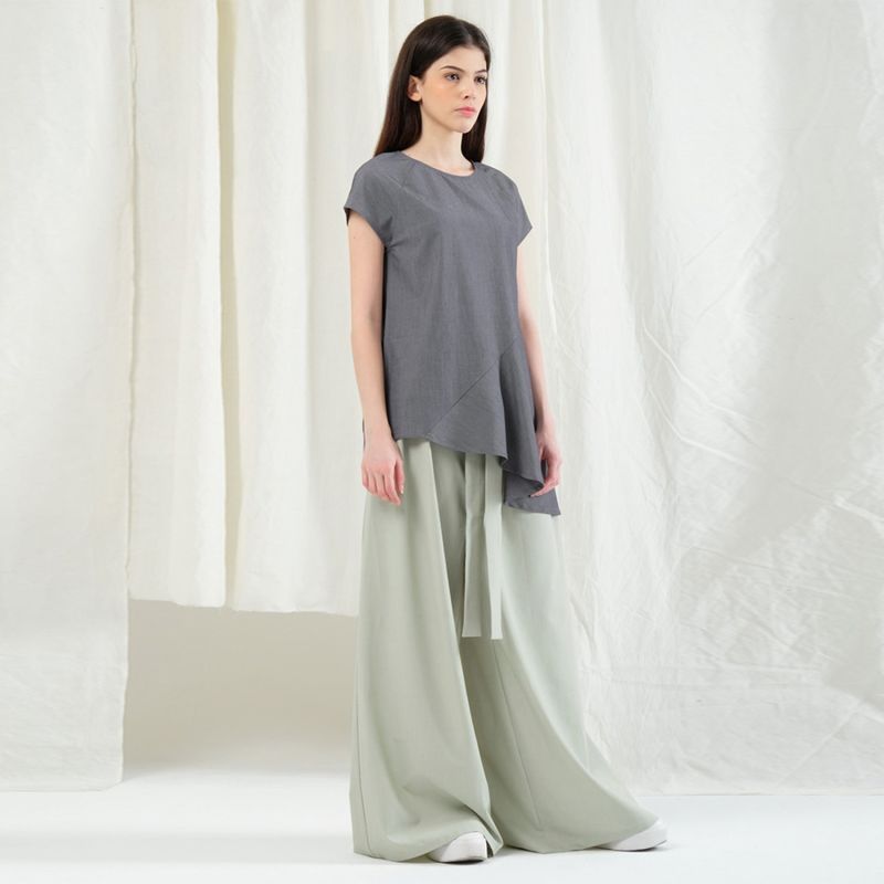 Horus Raglan Sleeve Cut Asymmetric Top In Shadow image