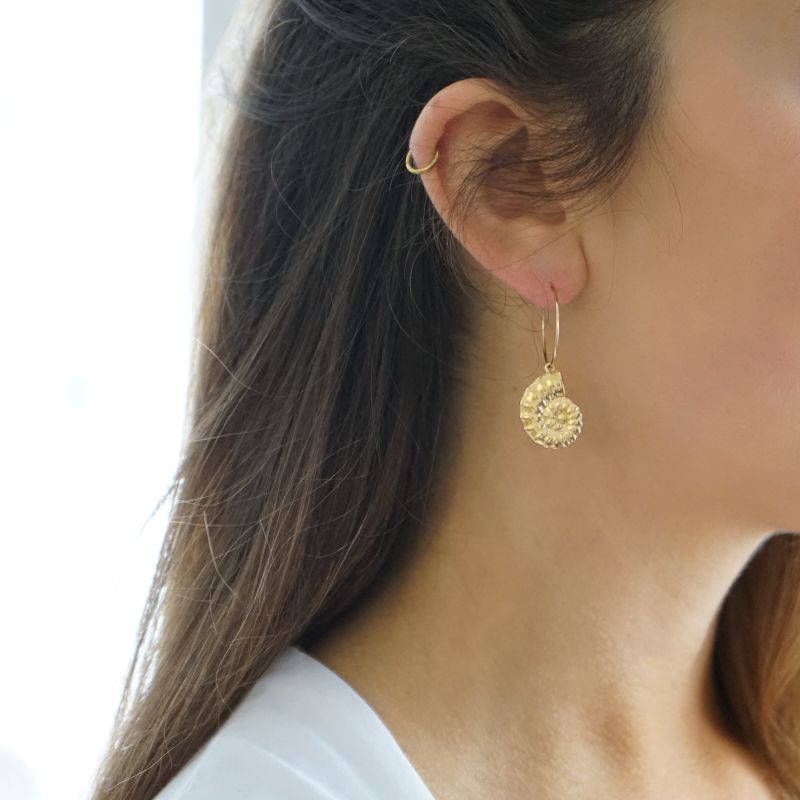 Shell Hoop Earrings Amelie image