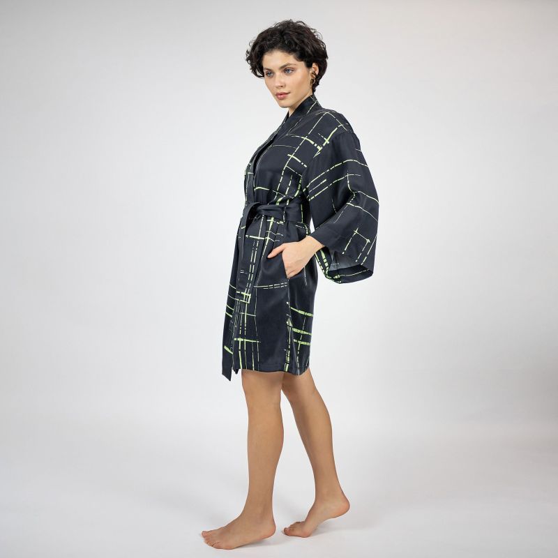 Silk Dreamscape Short Kimono Robe Black Check image