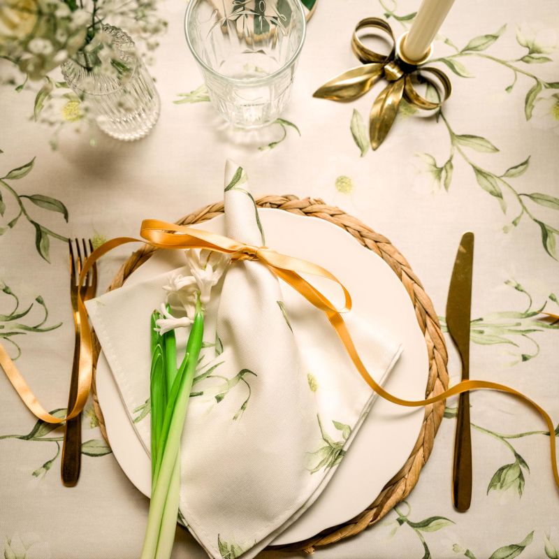 Snowdrop & Hellebore Tablecloth image