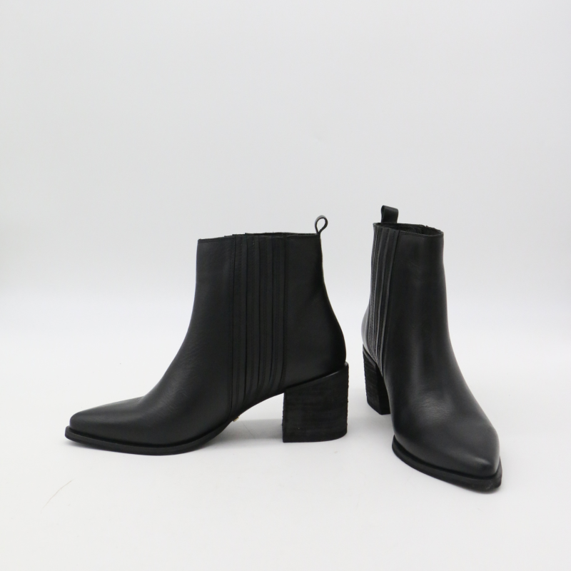 Stagecoach Western Inspired Chelsea Booties In Black Leather | STIVALI ...