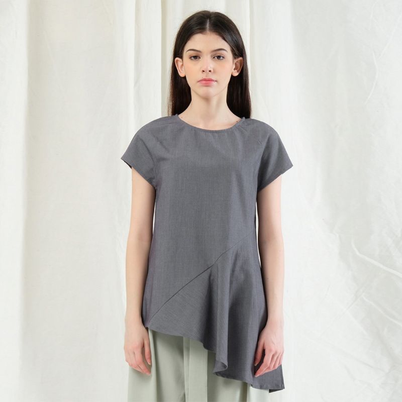 Horus Raglan Sleeve Cut Asymmetric Top In Shadow image