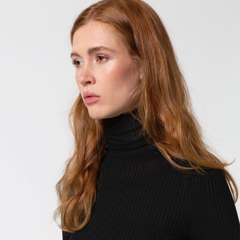 The Liapure Iconic Turtleneck Black image