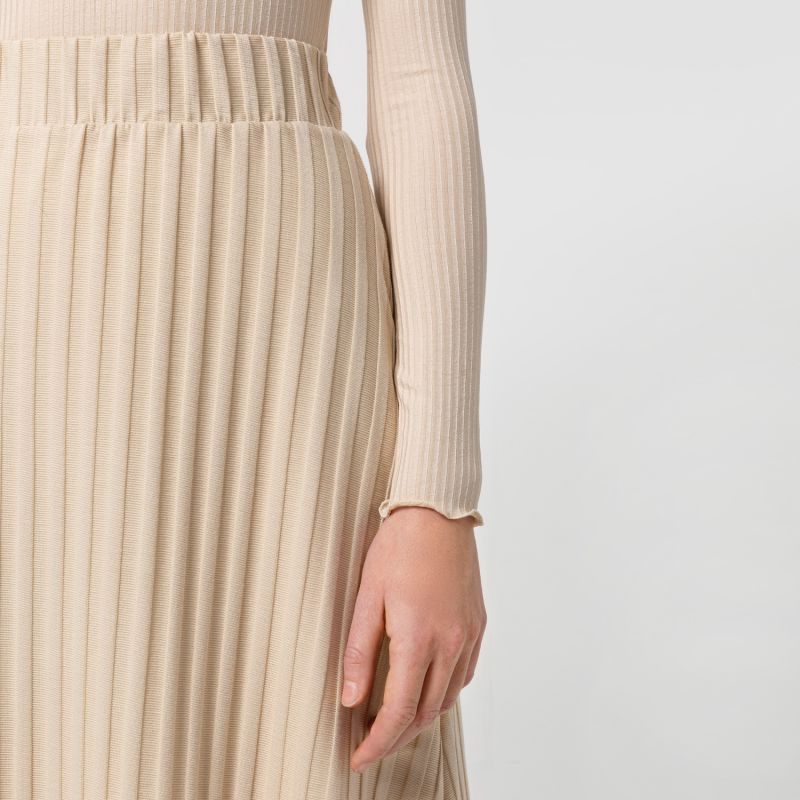 The Liapure Rib Skirt Beige image