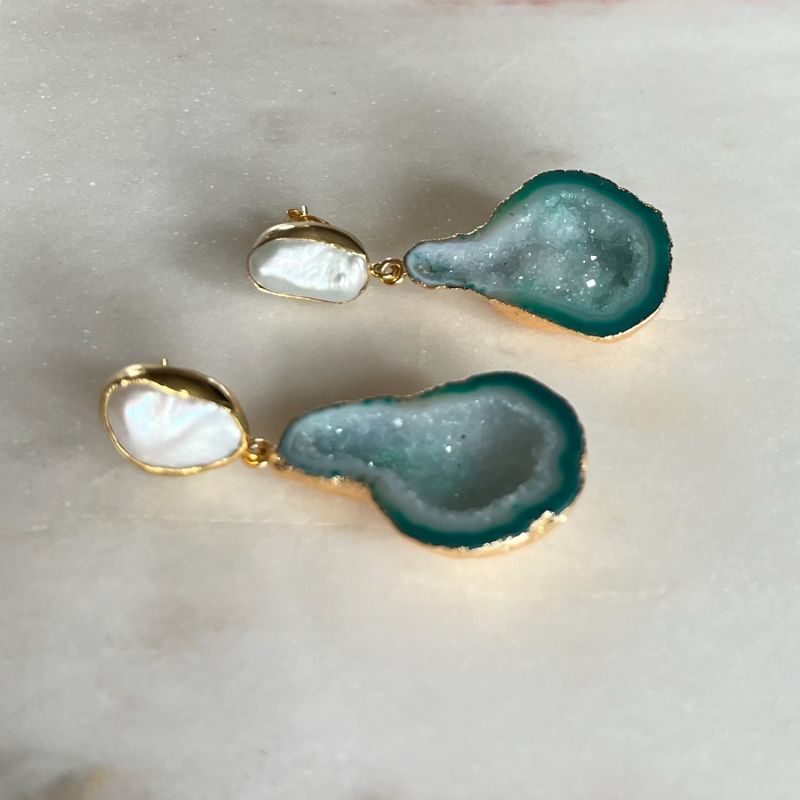 The Pearl Rocks Green Earrings image