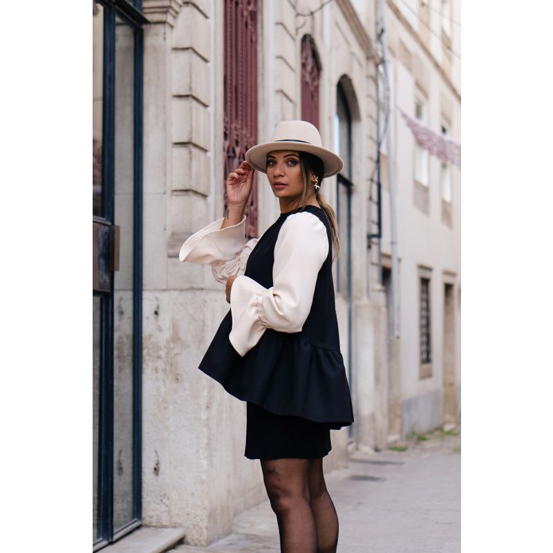TíLia - Black & Beige Sweater With Flared Sleeves image