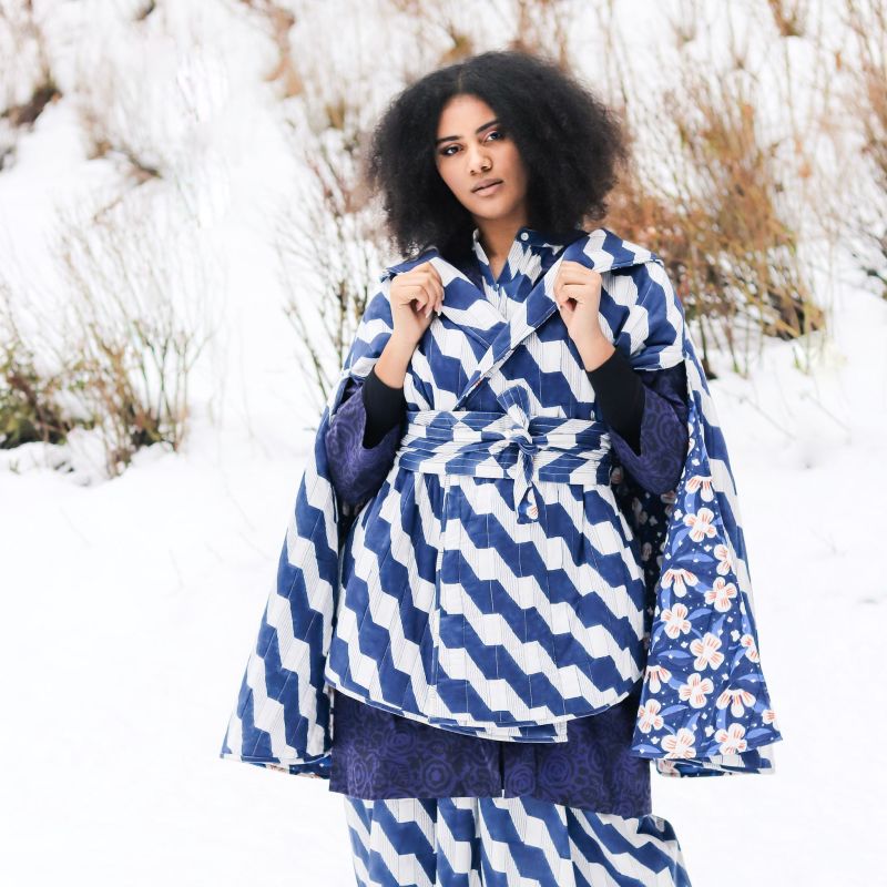 Hilma Reversible Padded And Quilted Organic Cotton Cape With Shawl Closure And Obi Cloth Belt In Navy Three-Dimensional-Snowdrop Block Print image