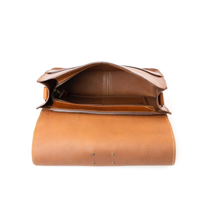 Leather Messenger In Cuoio Brown image