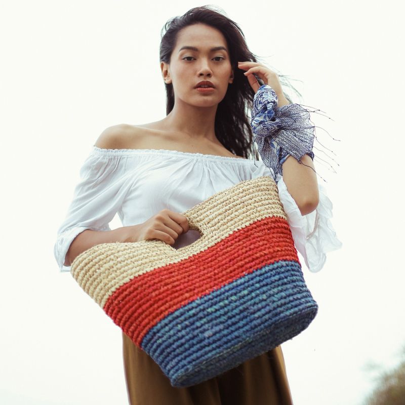 Sayan Raffia Tote Bag In Red & Blue image