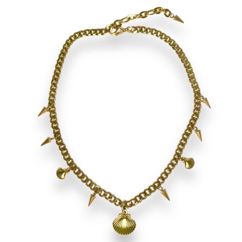 Venus Shell And Spike Curb Chain Necklace In Yellow Gold image