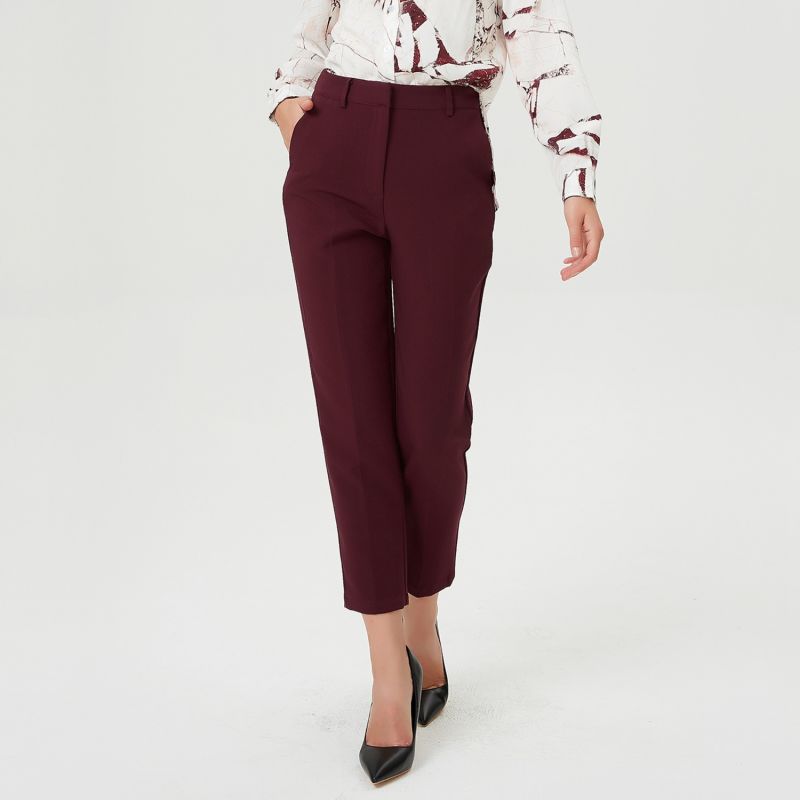 Tapered Capri Pants -Burgundy image