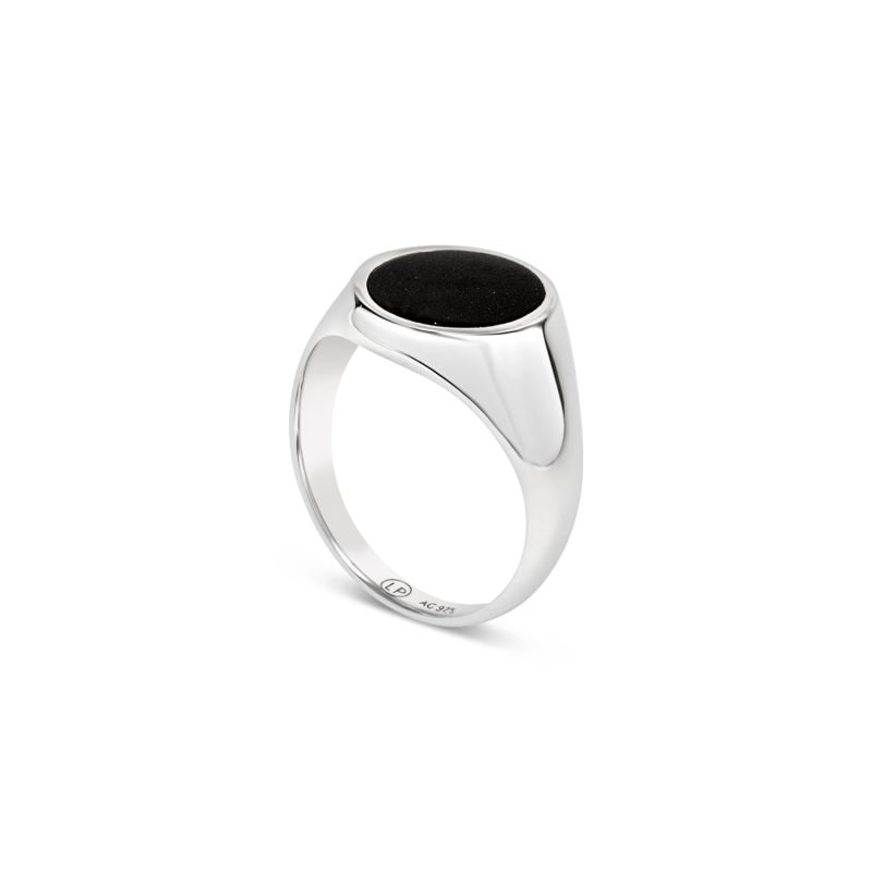 BLACK ONYX CREST RING