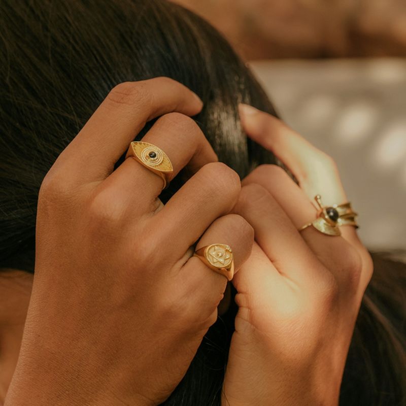 Rays Of Light Eye Ring Gold Black Onyx image