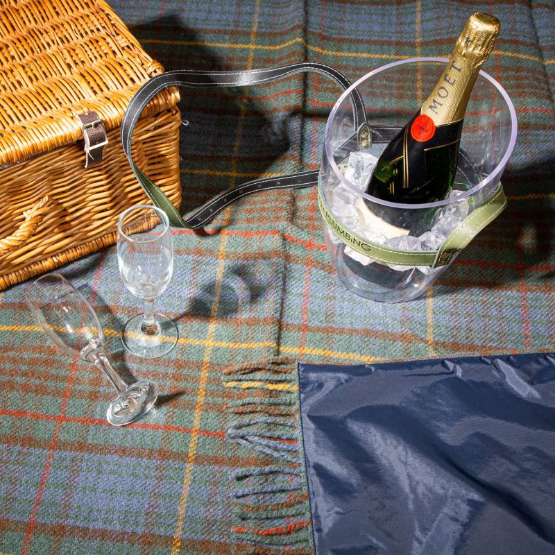 The Heating & Plumbing London Picnic Duo - Classic Hunting Lodge Picnic Duo image