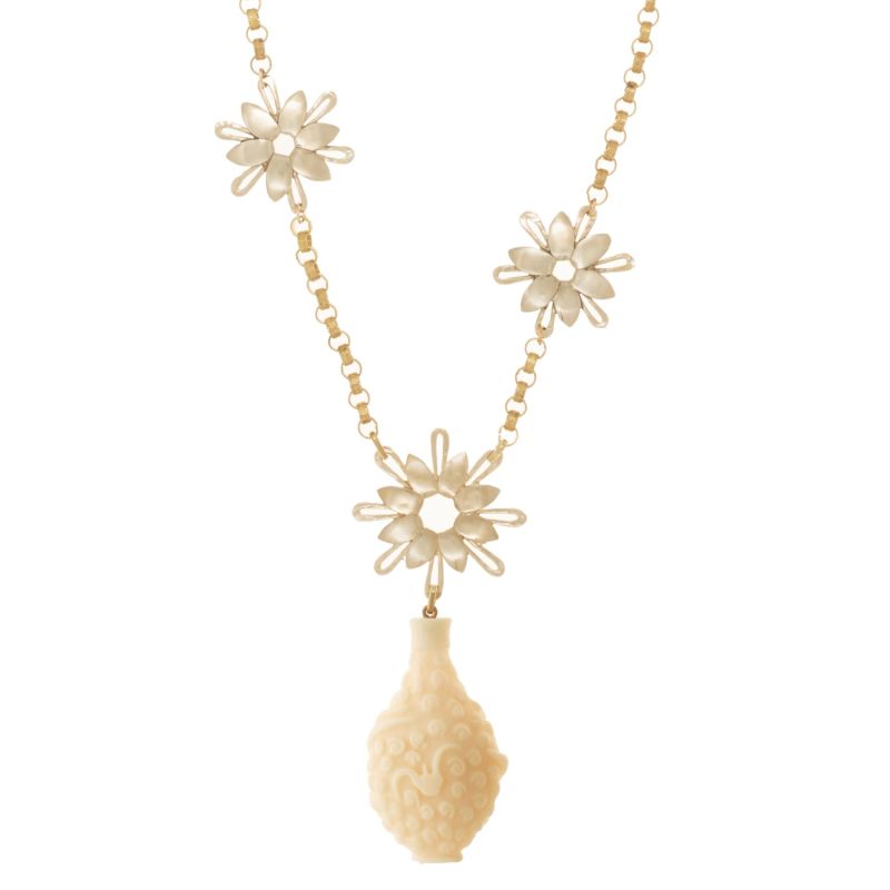 Bouquet Necklace In Cream image