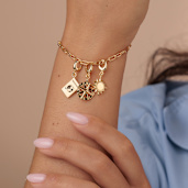 Woman's bracelet