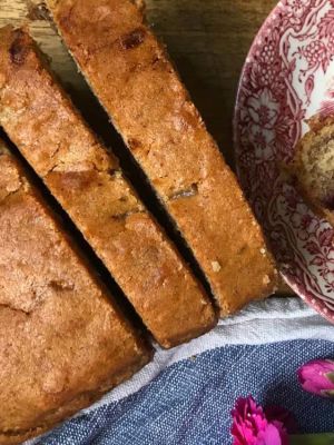 Mabes Makes: Vegan Banana & Blackberry Loaf