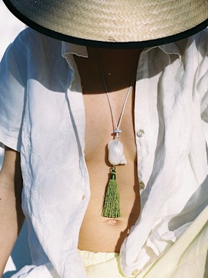 /category/women/jewellery/necklaces/