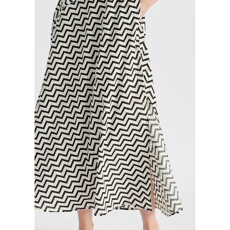 Paisie A-line Midaxi Dress In Zigzag Pattern - Black/white