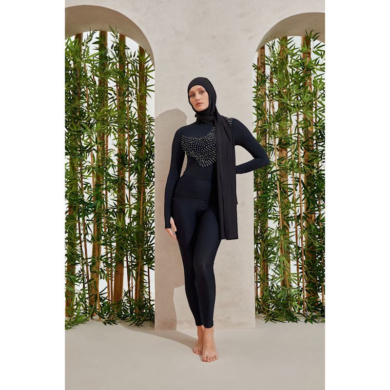 Thumbnail of Amara Set In Black image