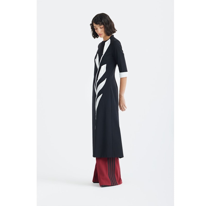 Art-Inspired Semi-Fitted Three-Quarter Sleeves Dress - Black | Julia Allert  | Wolf & Badger