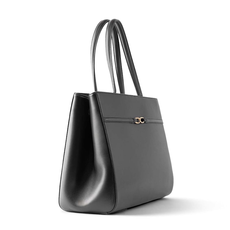 Aurelia Grande | AGCF | Wolf & Badger