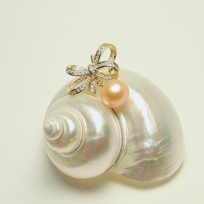 Thumbnail of Belle Bow Pearl Brooch image