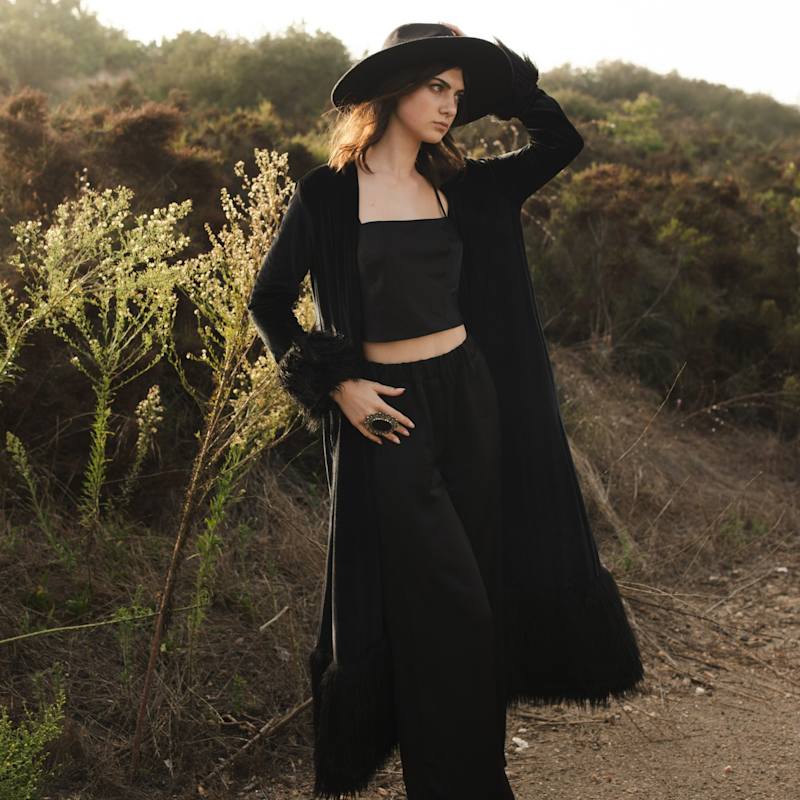 Treat Ürself Muse fur flare coat（black） Black Velvet Faux Fur