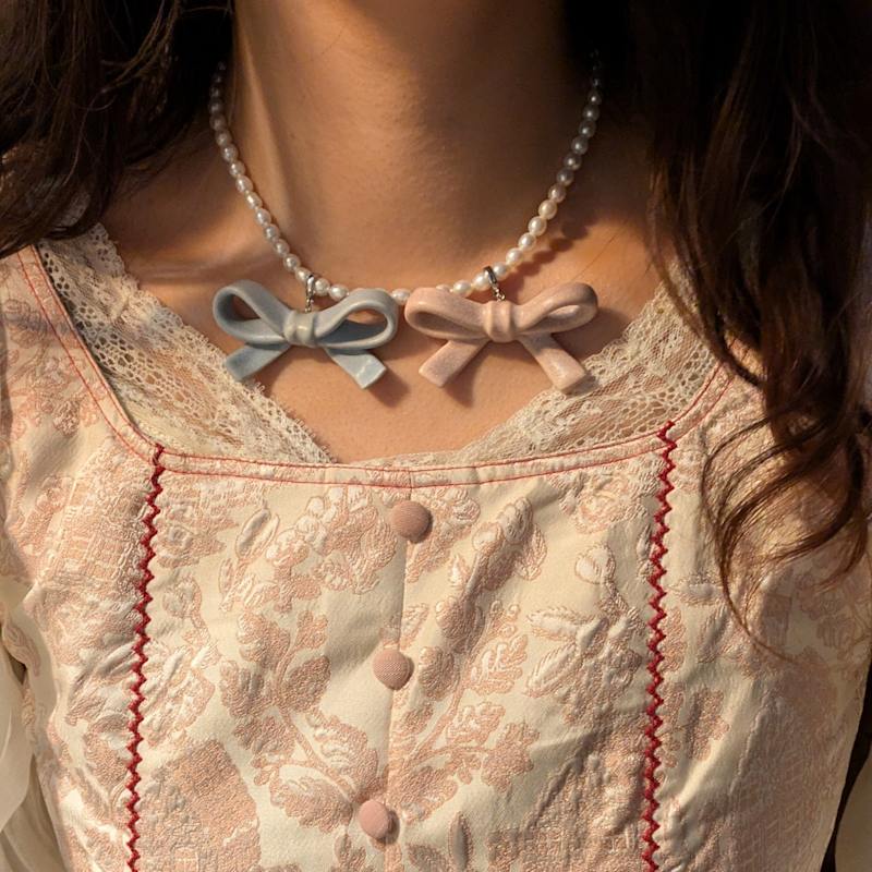 Thumbnail of Bowtie Maniac Medium Ribbon Bowtie Round Freshwater Pearl Necklaces Rock Blue Silver image