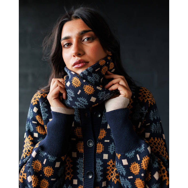 Thumbnail of Carthen Cotton Neck Wrap - New Moon image