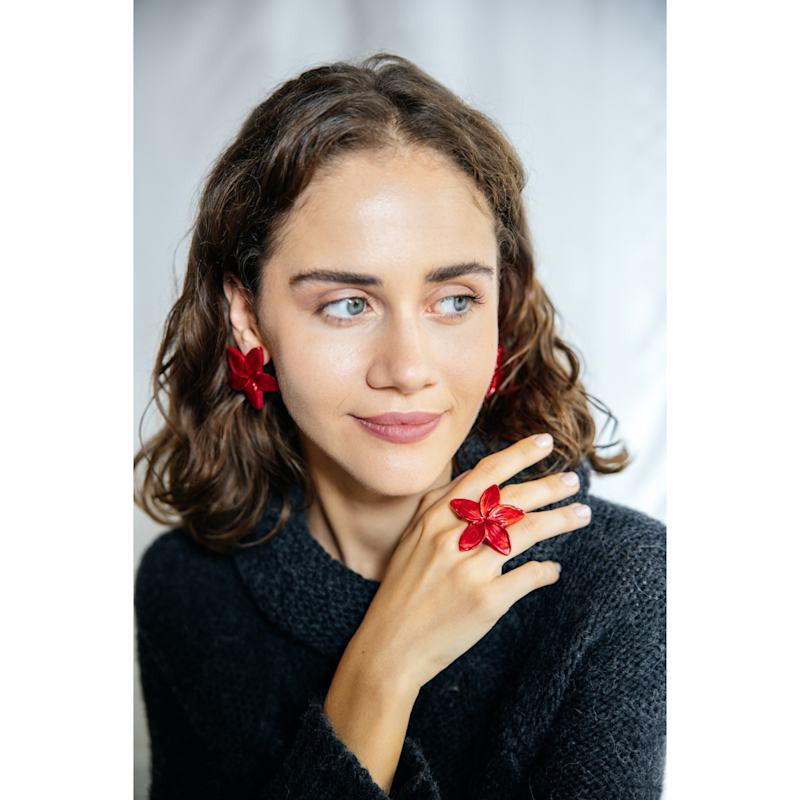 Thumbnail of Cerise - Minimal Metallic Earring image