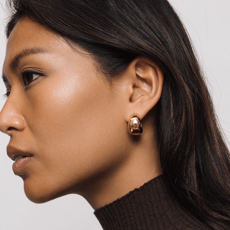 Thumbnail of Chunky Gold Medium Hoop Earrings - Binky image