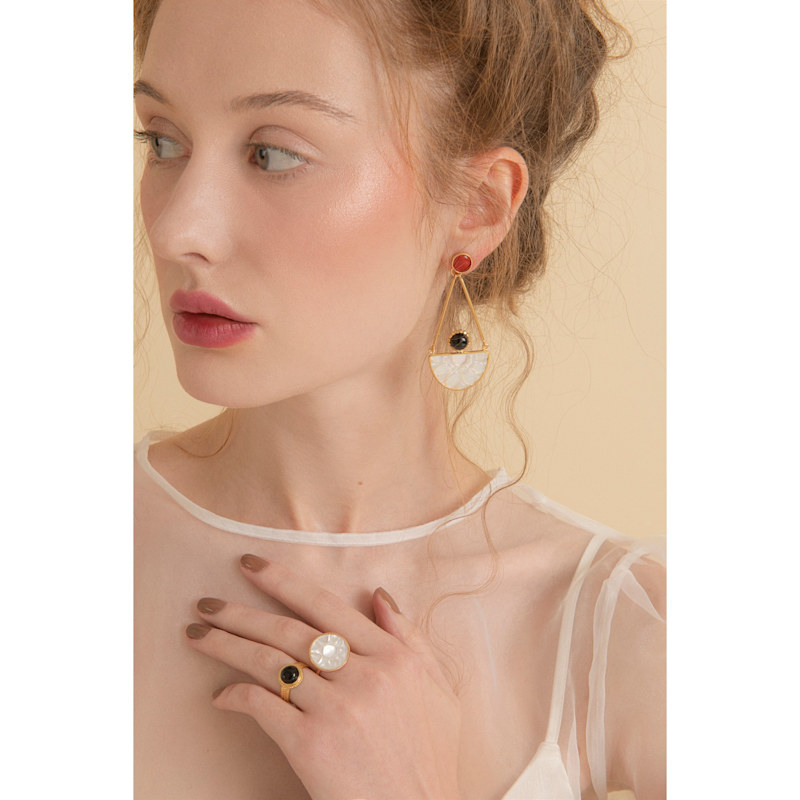 Thumbnail of Rose Des Vents Mother Of Pearl Rose-Plated Ring image