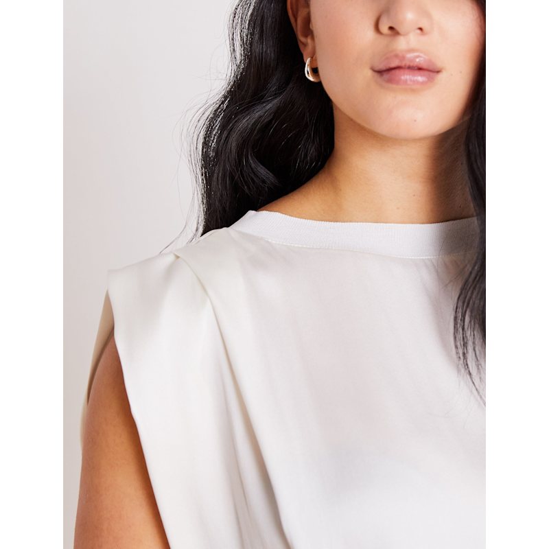 Thumbnail of Dani Sandwashed Silk T-Shirt - Ivory image