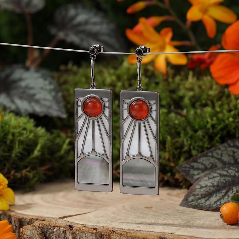 Thumbnail of Demon Slayer Hanafuda Earrings Black Gold Vermeil image