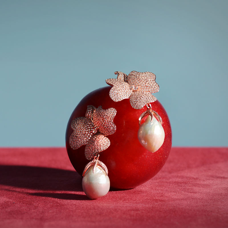 Thumbnail of Baroque Pearl White Flower Drop Earrings Rosegold image