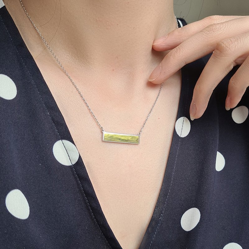 Thumbnail of Facade Of Balance Reversible Simple Bar Necklace image
