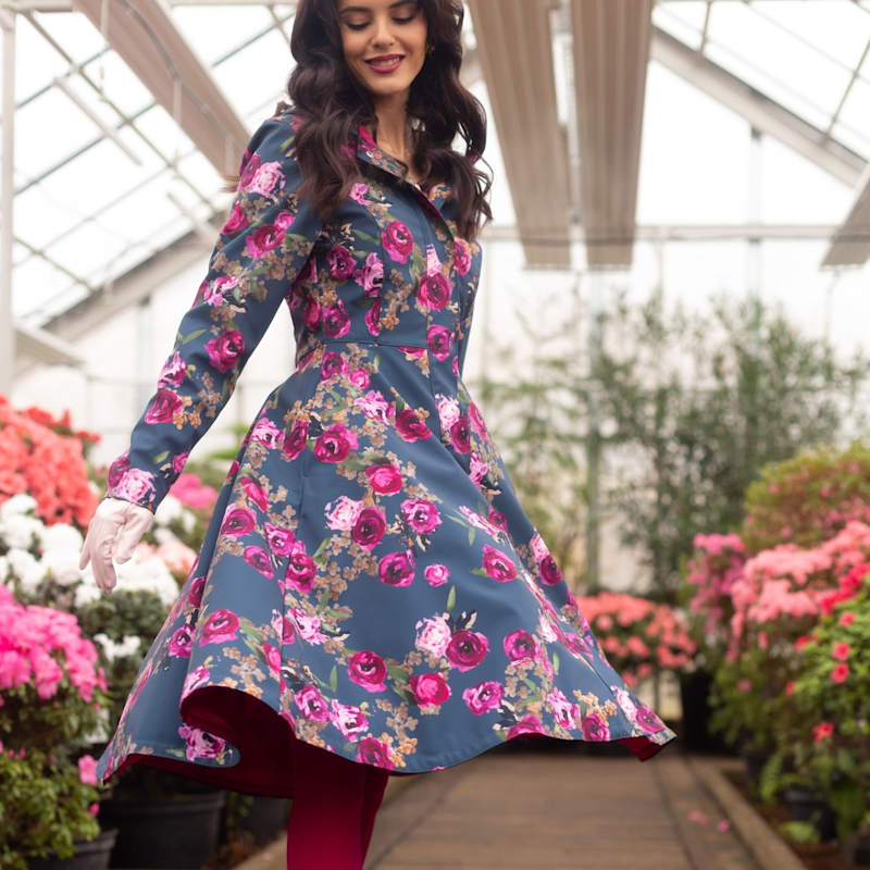 新品★ LITTLE FLARE LINE ART LONG COAT White Midi Length Coat With Blue Flower Print: Floral White