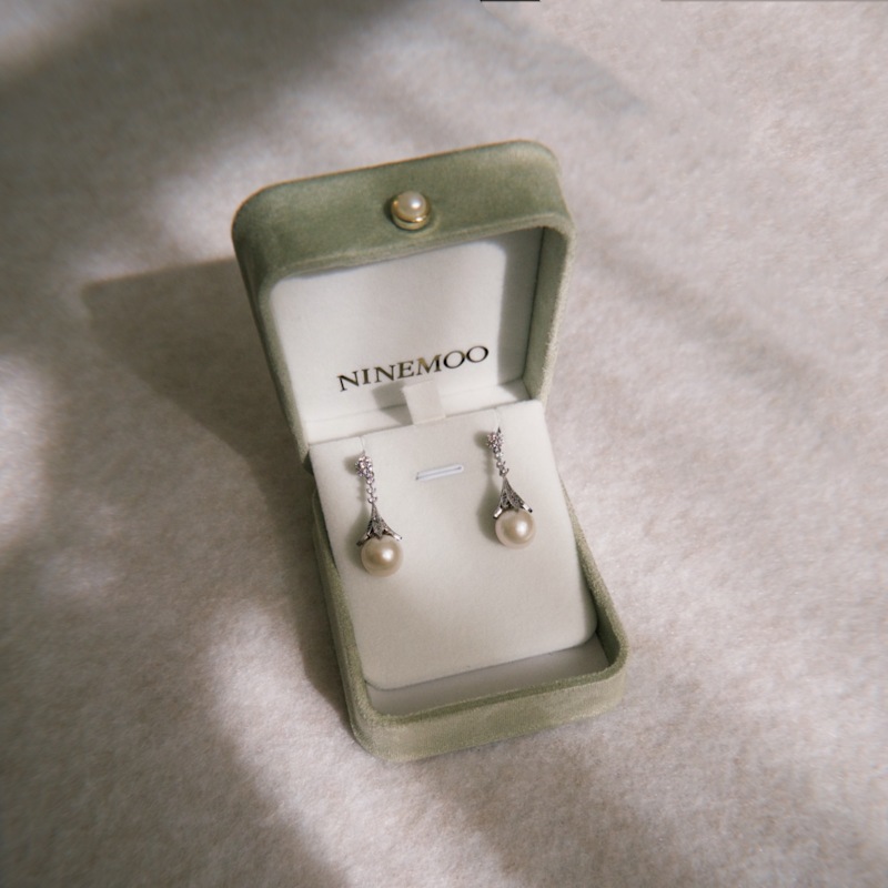 Thumbnail of Fleur De Givre Earrings image