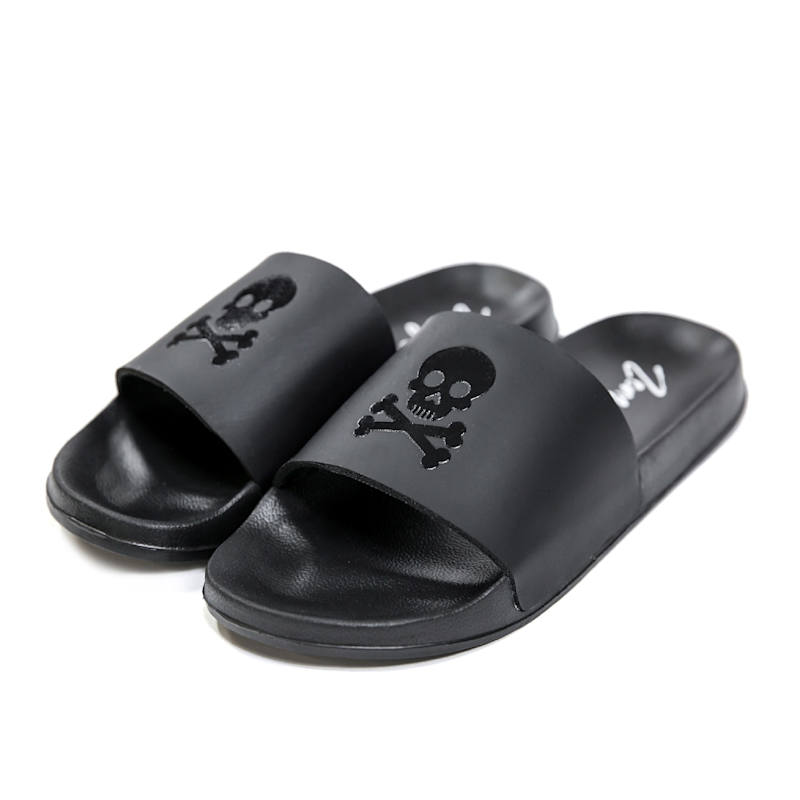 Skull Crossbones Slide Sandals Zenzee Wolf Badger