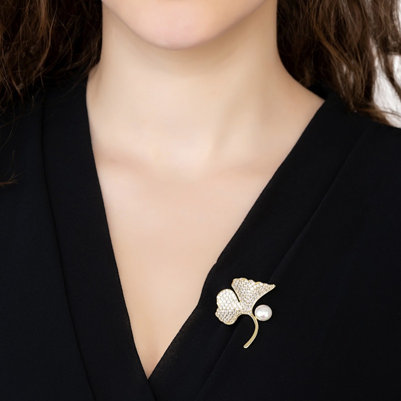 Thumbnail of Ginkgo Leaf And Pearl Brooch Gold image