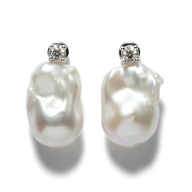Thumbnail of Gleaming Baroque Pearl Silver Earrings image